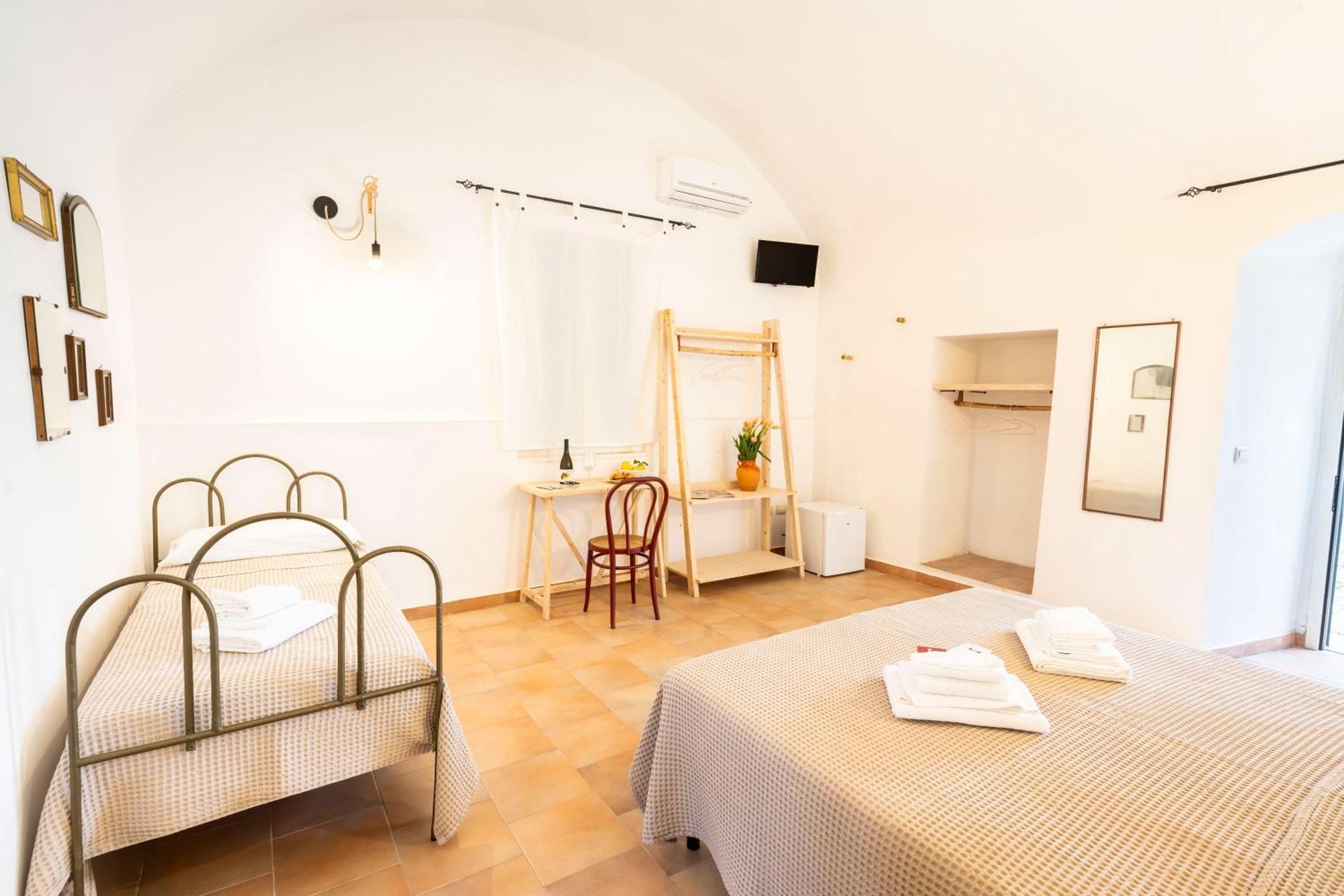 Bed & Breakfast Tenuta Doxi 3*